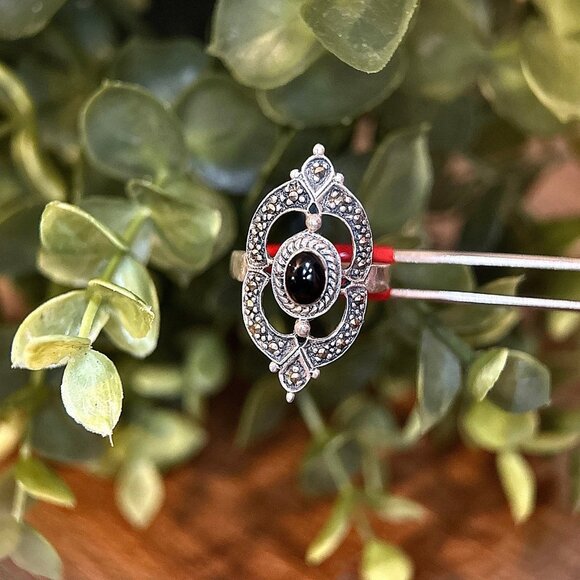 925 Silver Small Onyx/Marcasite Ring - Picture 3 of 10